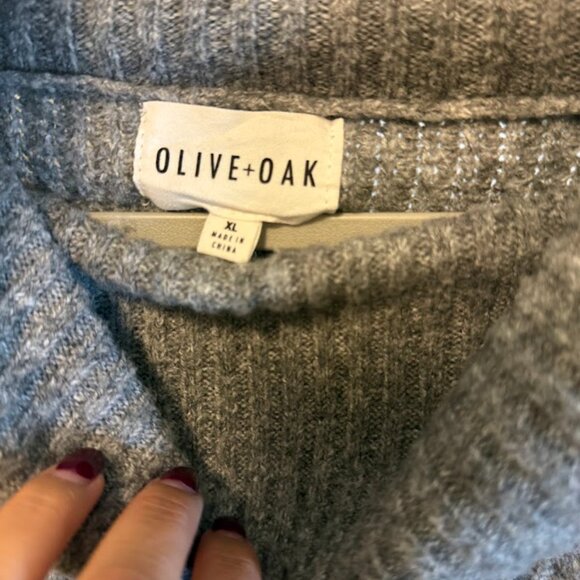 Gray Oversized Cable Knit Cowl Neck Sweater – Olive + Oak, Size XL - Picture 2 of 3